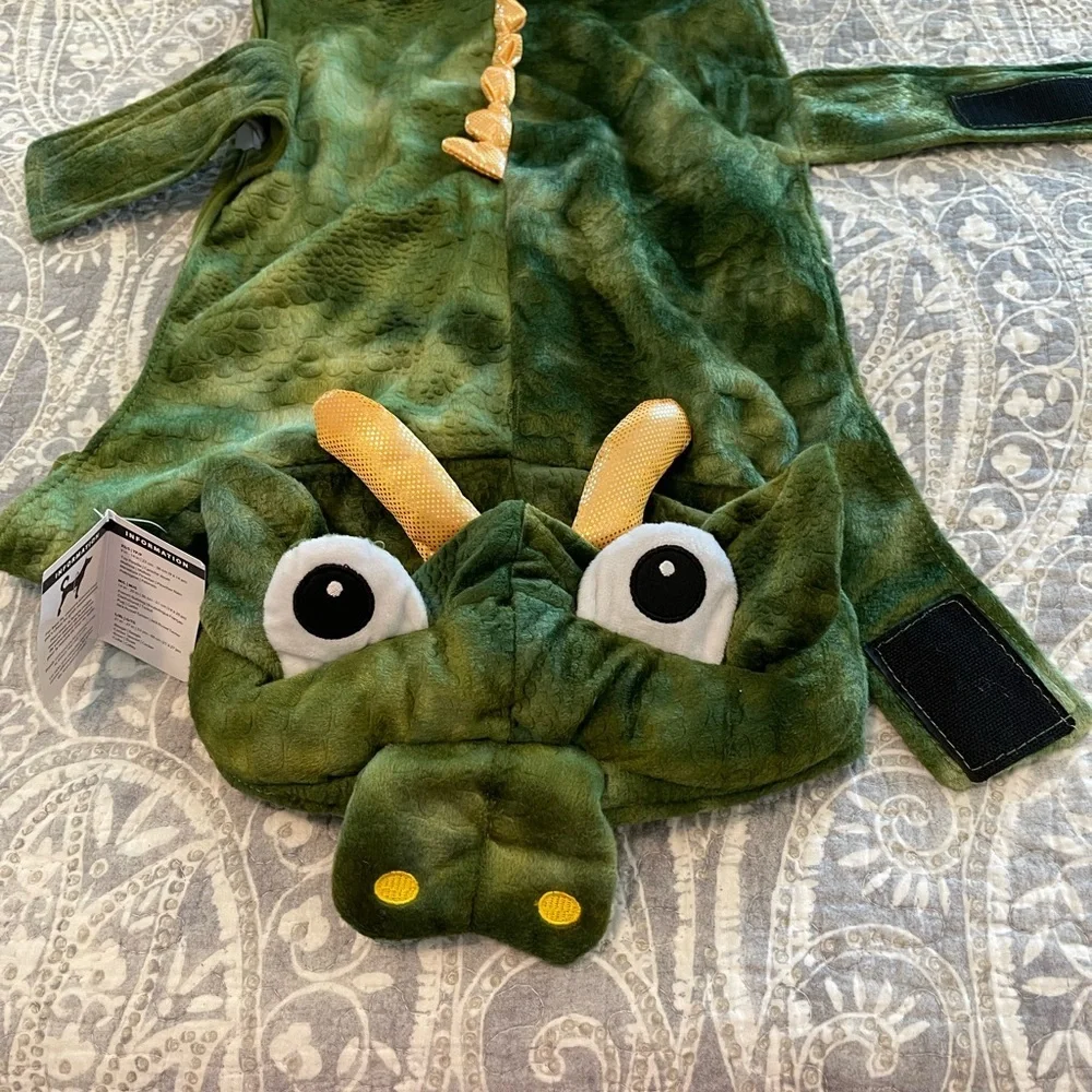 DRAGON HALLOWEEN COSTUME FOR DOGS BRAND NEW WITH TAGS never worn green Velcro